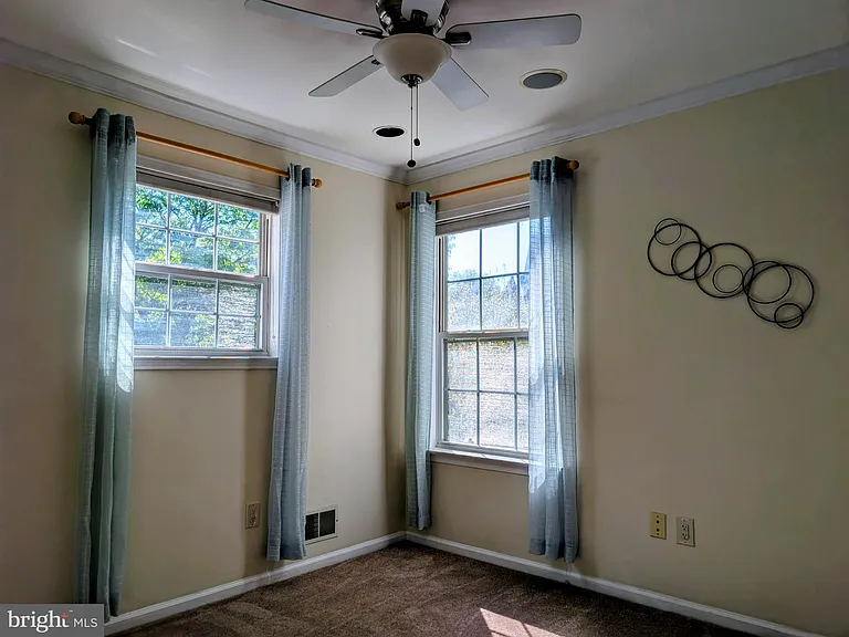 20 Cambridge Ct — Photo 13