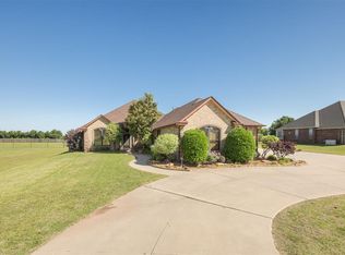 10681 NW 107th St, Yukon, OK 73099