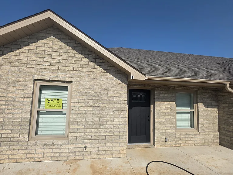 3815 School St #1 — Photo 1