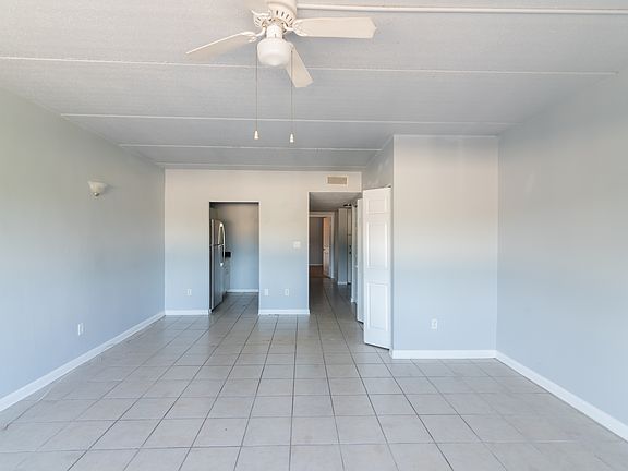 5th image of 830 E Park Ave APT 2202