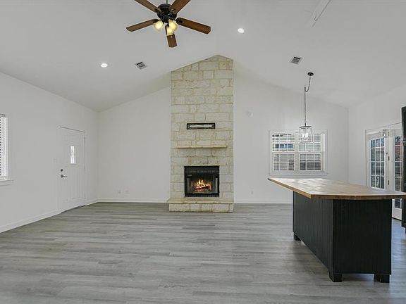 2nd image of 6 Happy Hollow Ct