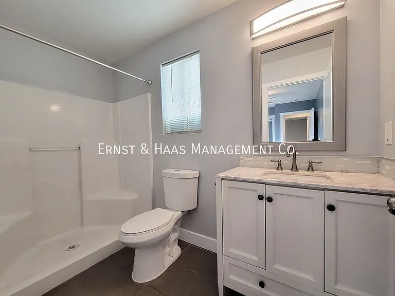 8429 Somerset Blvd — Photo 21