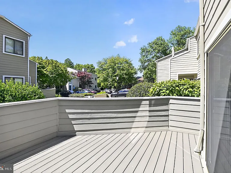 1957 Villaridge Dr — Photo 16