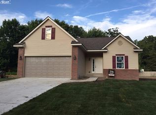 11370 Hidden Oaks Dr, Clio, MI 48420