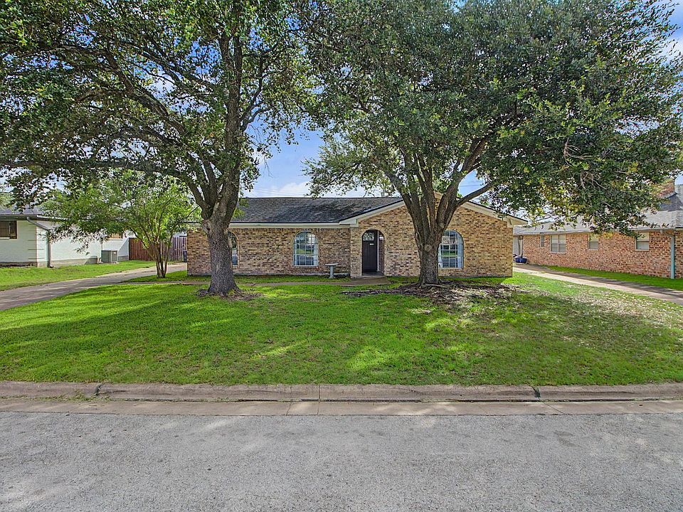 1st image of 2909 Woodmeadow Dr