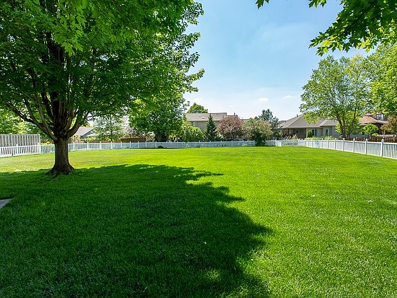 4th image of 8000 S 92nd Avenue Cir