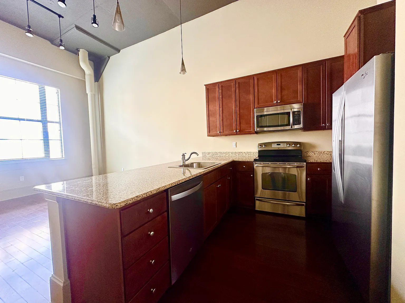 1 bed, 629 sqft, $1,500 — Photo 3