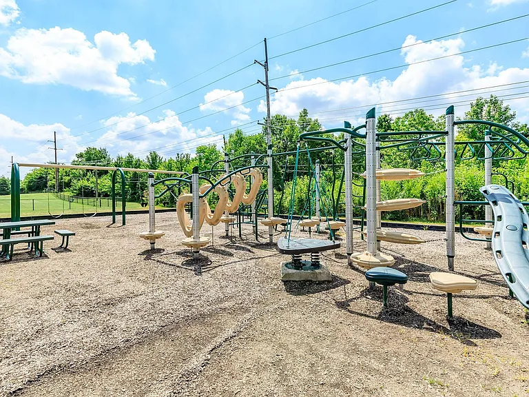 Park Club Townhomes — Photo 13