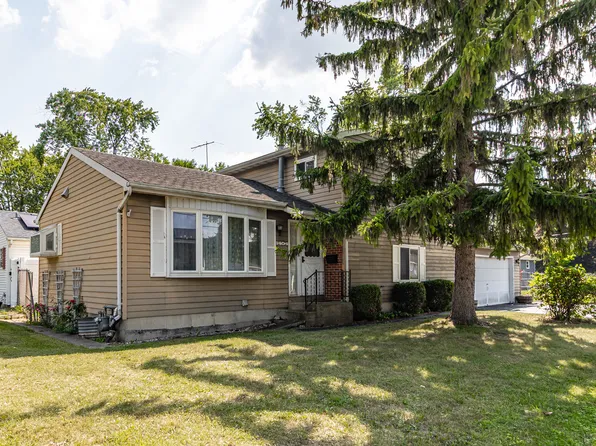 1404 N Pleasant Dr, Round Lake Beach, IL 60073