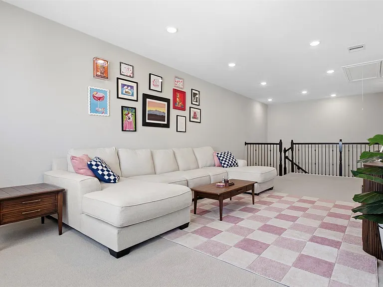 2419 Driftwood Trl — Photo 14
