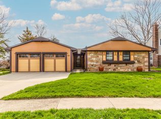 521 Castlewood Ln, Buffalo Grove, IL