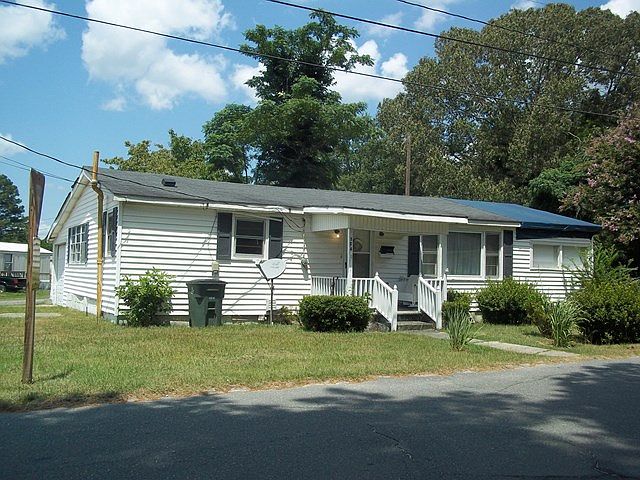1st image of 304 S Center St