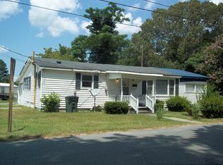 304 S Center St, La Grange, NC 28551