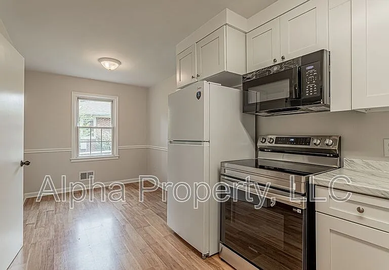7 Pembroke Ln — Photo 14