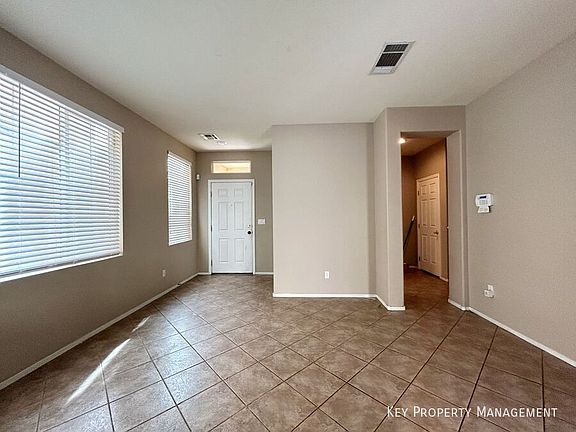 3rd image of 4444 Oberlander Ave