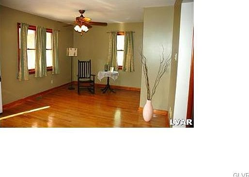 3rd image of 2674 Hermitage Ave