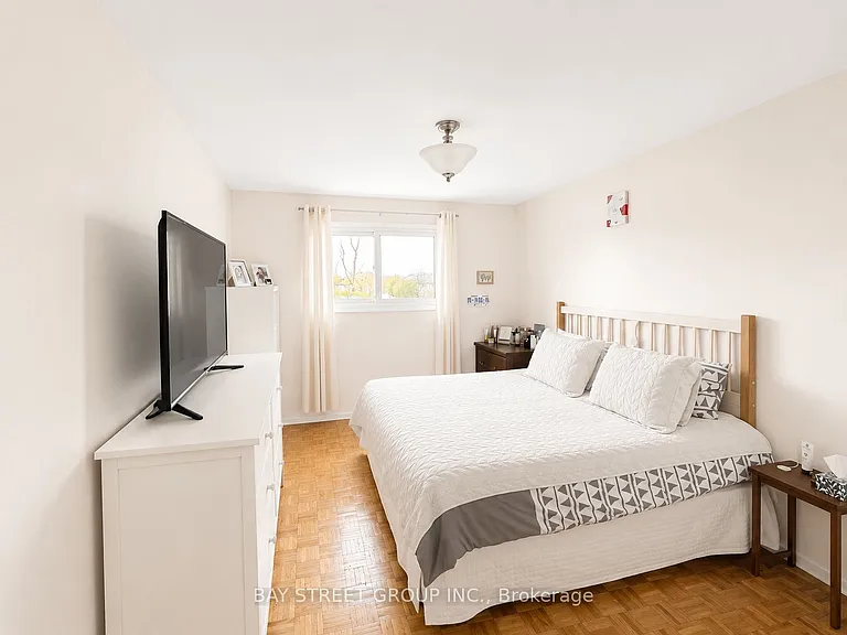 137 Bonham Blvd — Photo 8