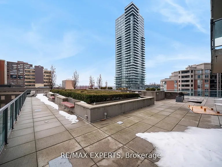 18 Yorkville Ave S #903 — Photo 21