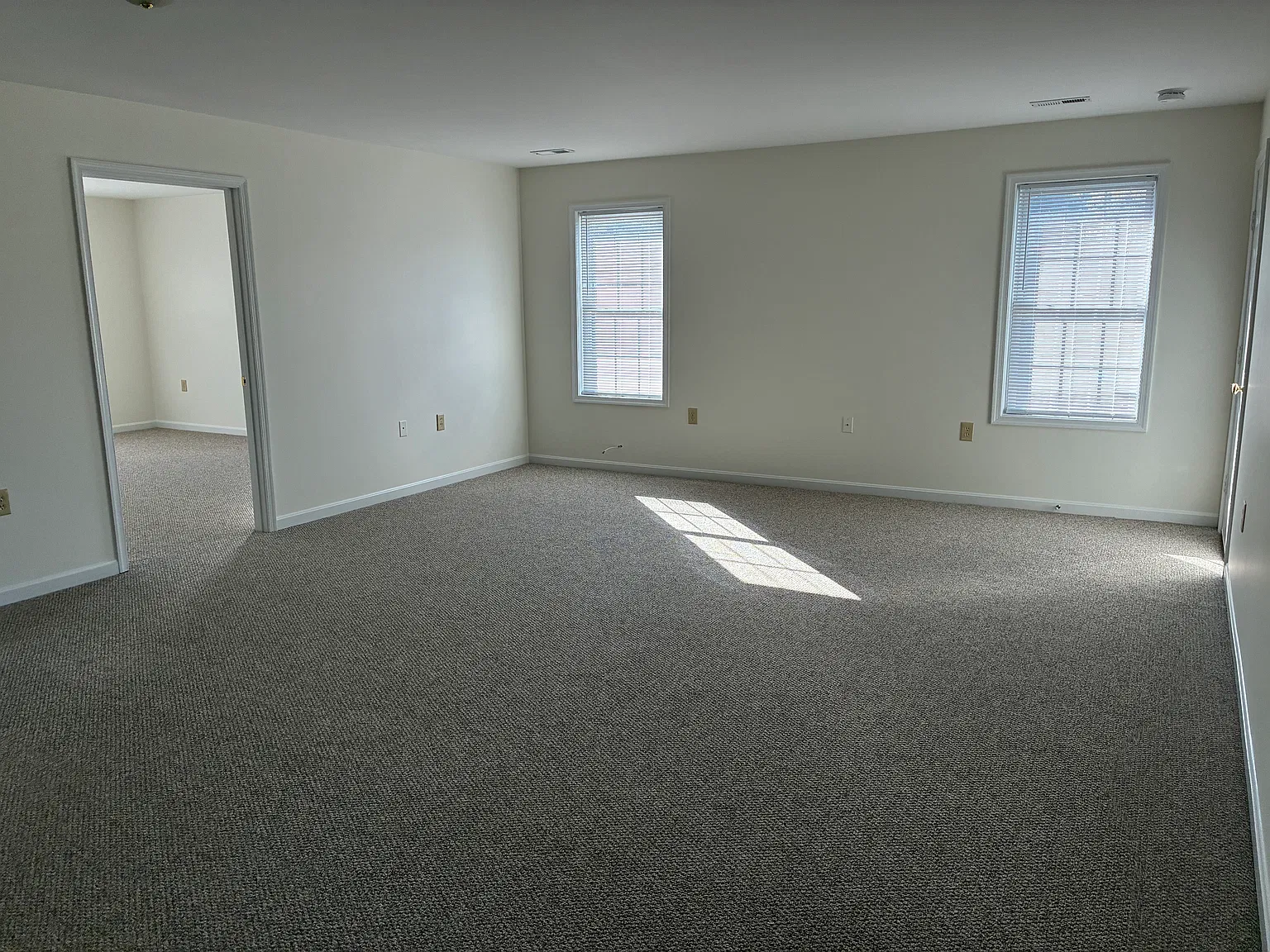 2 bed, 1800 sqft, $2,100 — Photo 2