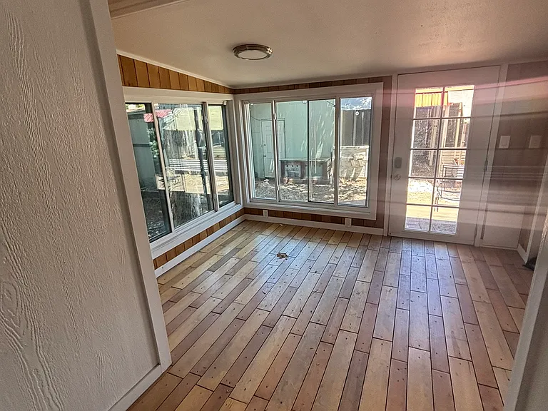 1412 N Valentia St — Photo 13