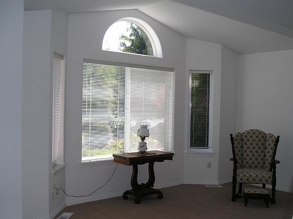Vaulted Ceiling, New Paint & Bay Window