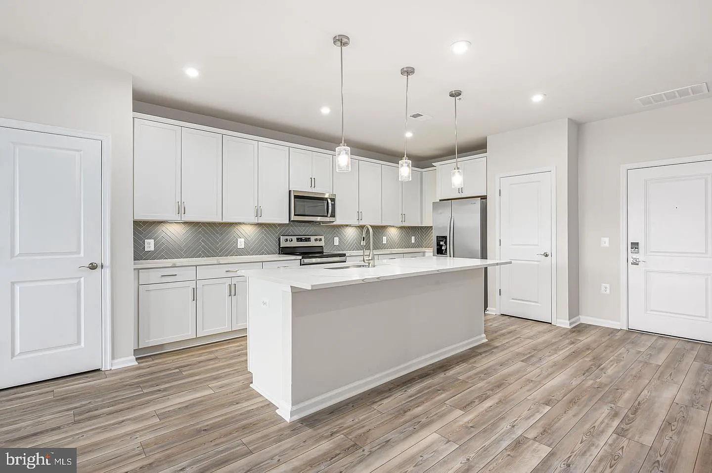2 bed, 2.0 bath, 1296 sqft, $2,850 — Photo 4