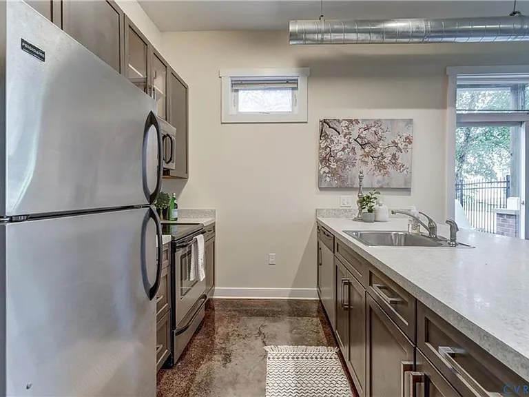 1020 Porter St #104 — Photo 15