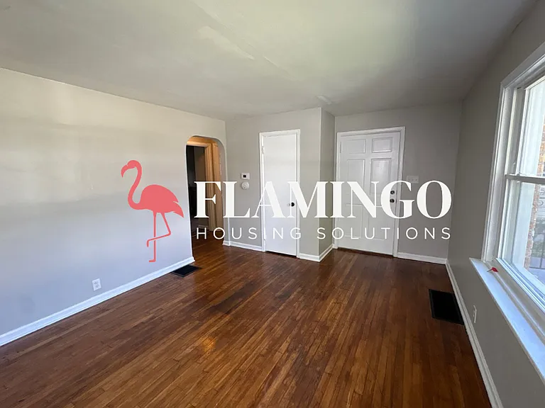 2310 Emerson Ave — Photo 2