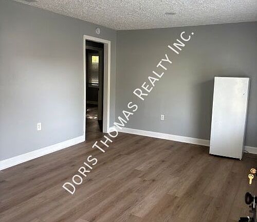 5th image of 44 S Parkwood Dr
