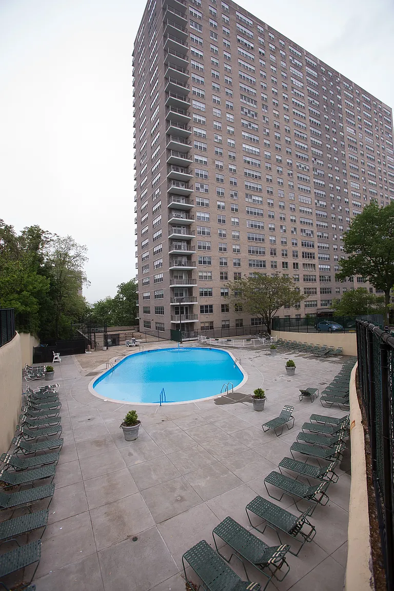 555 Kappock Street #16U photo 1