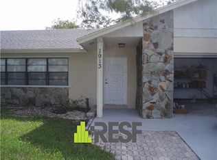 1913 Wisteria St, Wellington, FL 33414