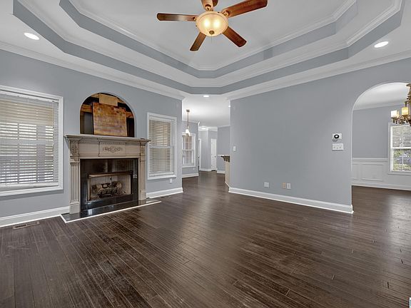3rd image of 6124 Lakeside Dr