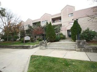 640 5th St APT 102, Oakmont, PA