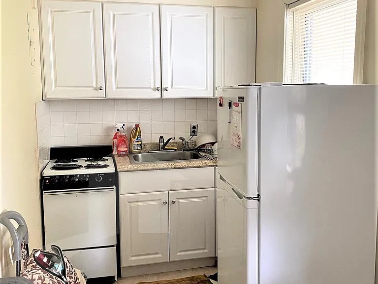 48 Kirkland St #3 — Photo 7