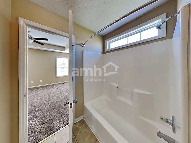 115 Crenshaw Dr — Photo 13