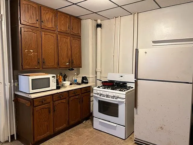 5 bed, 1815 sqft, $550 — Photo 3