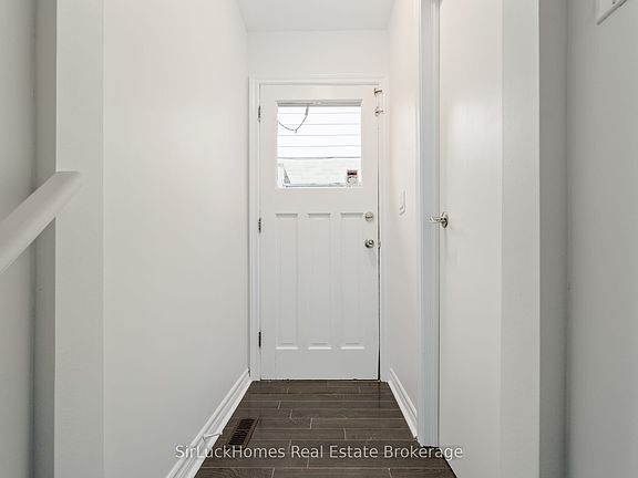 4th image of 90 Mountainview Rd S