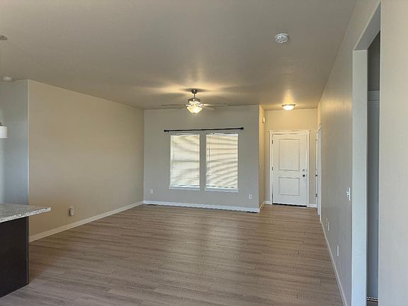 3rd image of 417 Southwood Ave W