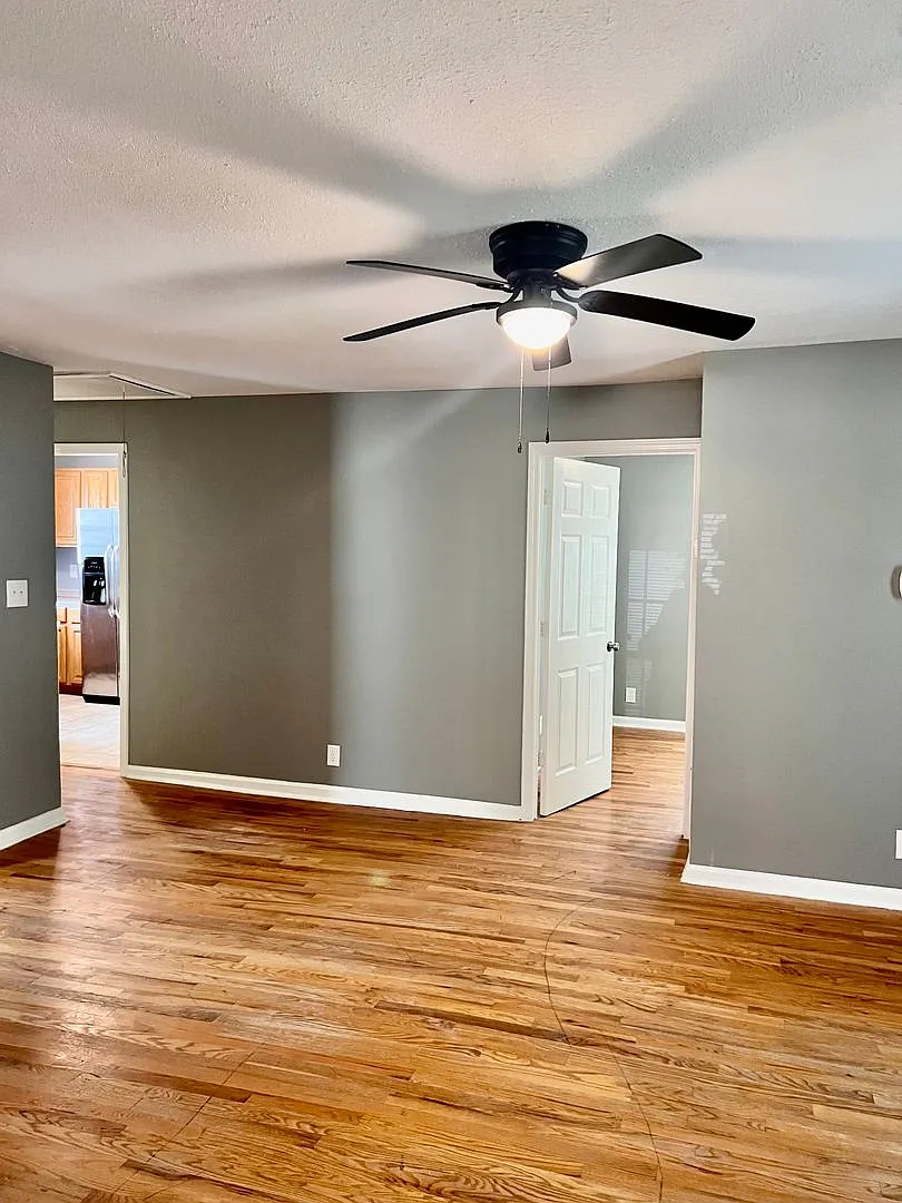 Available August 15! 3 Bedroom Home Near Madison Street — Photo 4