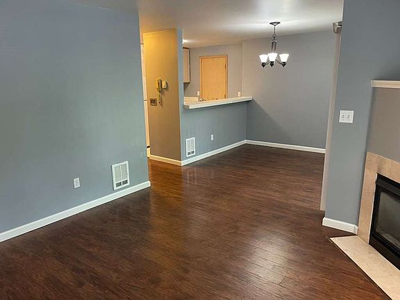 3rd image of 9520 1st Ave NE