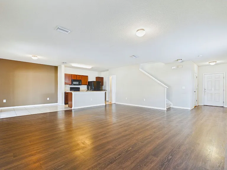 14517 Dunrobin Dr — Photo 3