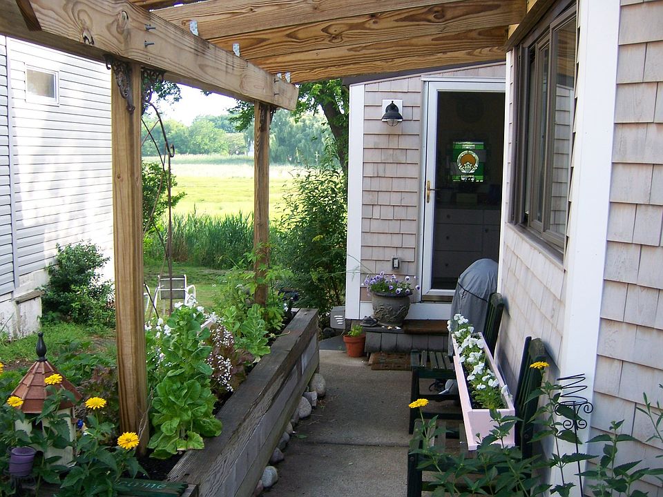 84 Spring St, Quincy, MA 02169 Zillow