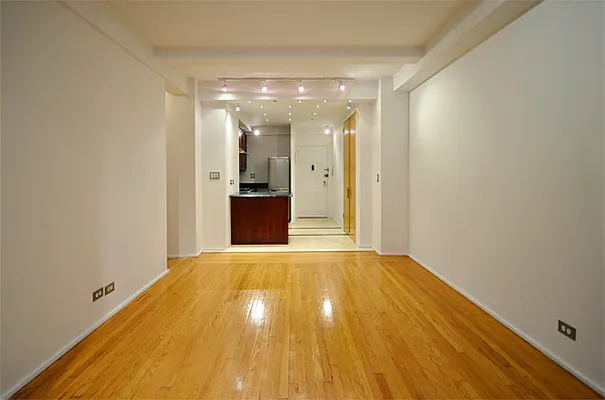 Rented by WAM Partners - William Moses Co. | media 10