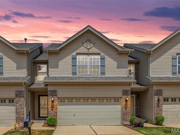 1207 Saltash Ct, Saint Louis, MO 63129