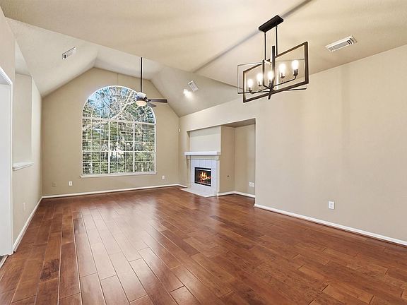 5th image of 56 Lakeridge Dr