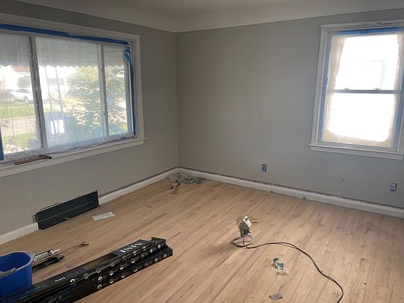2nd image of 4159 Grindley Park St