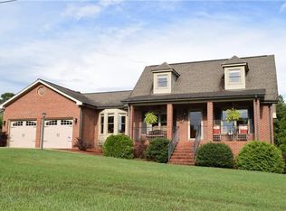 24 Pleasant Ct, Taylorsville, NC 28681