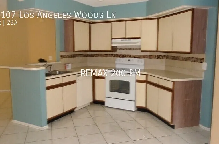 13107 Los Angeles Woods Ln — Photo 9