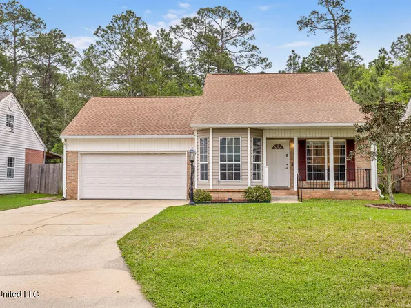 334 Lorraine Ave, Pass Christian, MS 39571