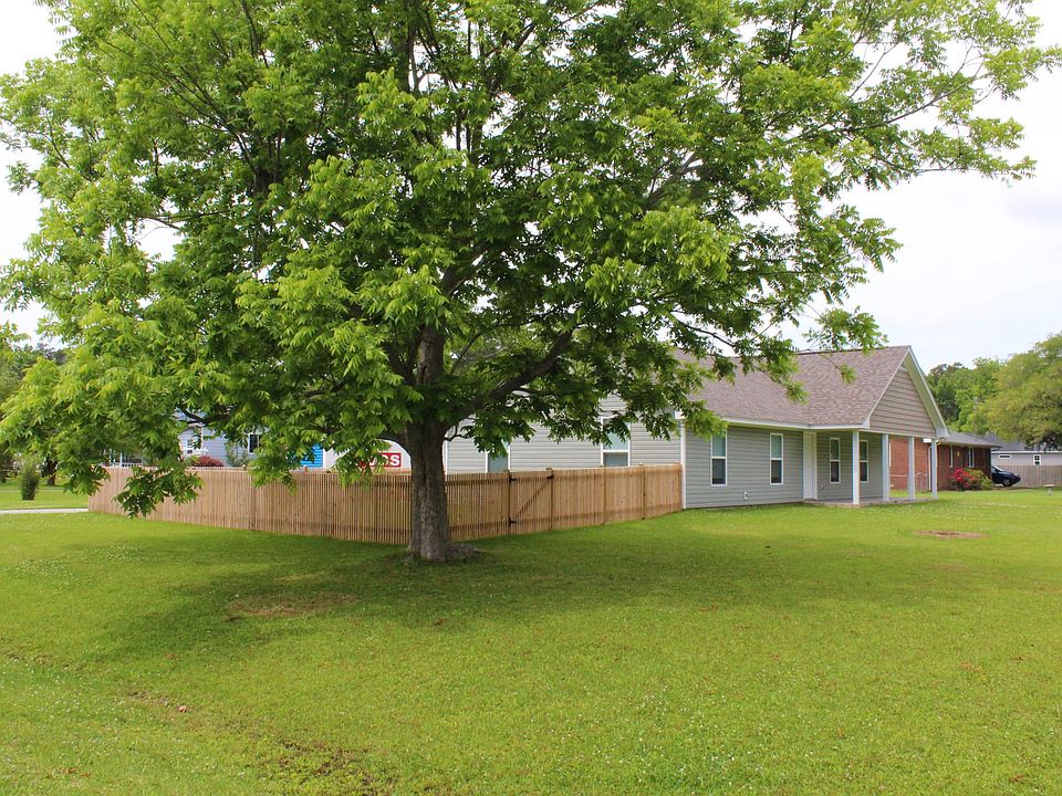 1st image of 2111 Joslyn Dr